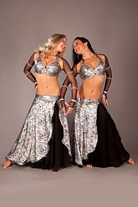 Танцовщицы в одежде FASHDAN